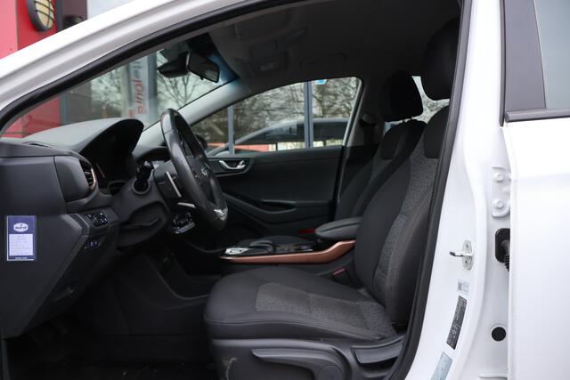 Hyundai IONIQ Comfort EV SoH 98%!!! | Origineel NL | Camera | ACC | Infinity Sound | Navigatie |
