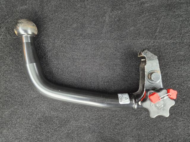 Hyundai IONIQ 5 Lounge 73kWh Automaat / Accu SOH 100% / Fabrieksgarantie tot 11-2026 / Dealer onderhouden / Trekhaak aneembaar / WLTP 451 km / CCS snelladen / Warmtepomp / Stuur-, Stoel en Achterbank verwarming / Adaptief CC /