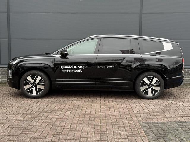 Hyundai IONIQ 9 Connect+ AWD 7p. 110.3 kWh / Stoelmassage / Stoel- & Stuurverwarming / Stoelverkoeling Voor + Achter / glazen Schuif- & Kanteldak / 360 Camera /