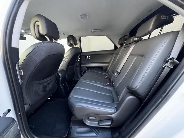 Hyundai IONIQ 5 Lounge 73kWh Automaat / Fabrieksgarantie tot 11-2026* / Batterij 8 jaar garantie / Accu SoH 100% / Afn. trekhaak 1.600 kg / HUD / Camera 360° / Stoelventilatie / Stuur-, stoel- en achterbankverwarming / Adapt. CC / 20"LM wielen / Winterwielen set gebrui