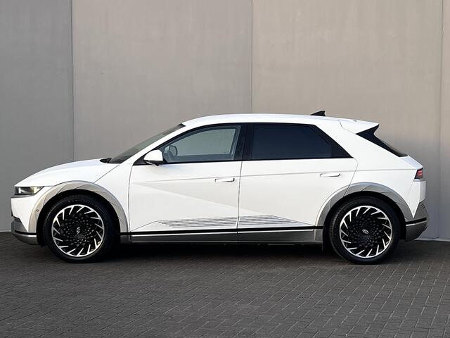 Hyundai IONIQ 5 Lounge 73kWh Automaat / Fabrieksgarantie tot 11-2026* / Batterij 8 jaar garantie / Accu SoH 100% / Afn. trekhaak 1.600 kg / HUD / Camera 360° / Stoelventilatie / Stuur-, stoel- en achterbankverwarming / Adapt. CC / 20"LM wielen / Winterwielen set gebrui