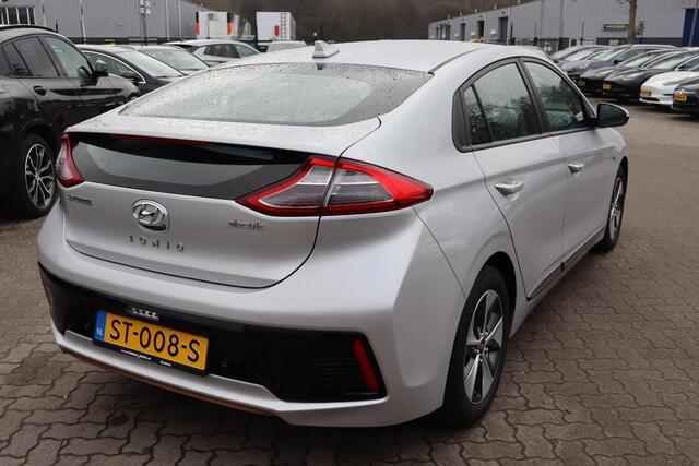 Hyundai IONIQ Comfort EV 90,2% SOH, Navigatie, Apple Carplay, Camera, Climate control, Cruise control
