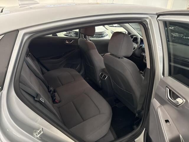 Hyundai IONIQ Comfort EV 38 kWh | Navigatie | Adaptive cruise control | Keyless