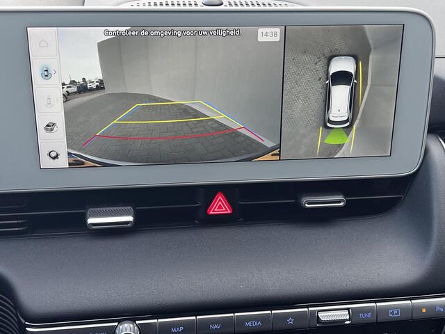 Hyundai IONIQ 5 Lounge 73kWh Automaat / Fabrieksgarantie tot 10-2026 / 8 jaar Batterijgarantie / Accu SoH 99% / WLTP 451 km / CCS snelladen / Warmtepomp / Leder / HUD / Camera 360° / BOSE / Elektrische stoelen en klep / Stoelventilatie / Stuur-, stoel- en achterbankve