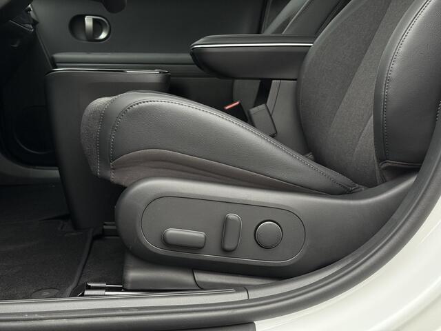 Hyundai IONIQ 5 Connect Limited 84 kWh / 1500 Voordeel / Stoel- & Stuurverwarming / Achteruitrijcamera / Parkeersensoren Voor + Achter /