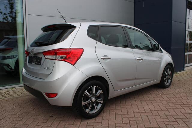 Hyundai IX20 1.6i 125pk Go! Airco Navi Camera