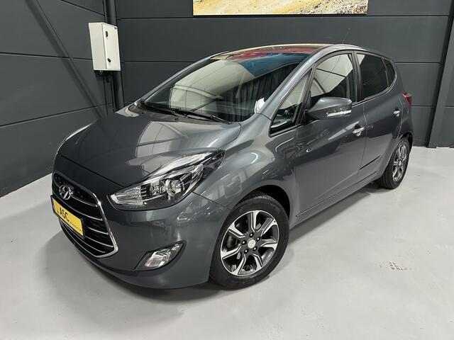 Hyundai IX20 1.6i Premium Automaat - Navigatie - Camera - Slechts 26.000 km !! - 1e Eigenaar