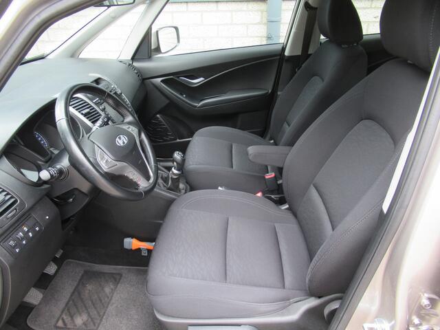 Hyundai IX20 1.4i Go! Airco | cruise | tr.haak | LM velgen | Navi | Camera
