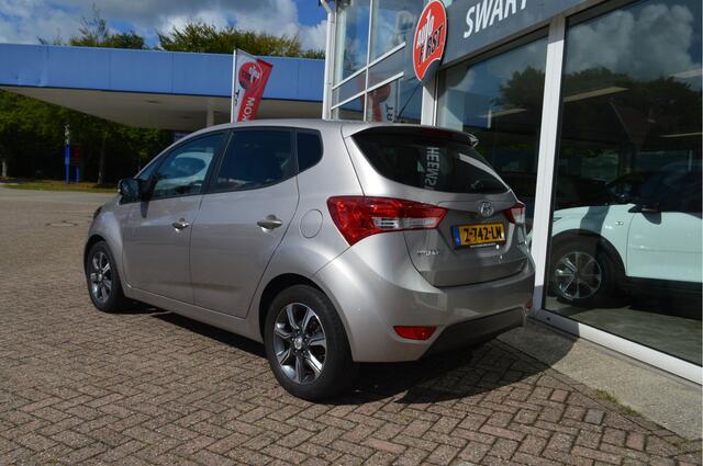 Hyundai IX20 1.6i Premium Automaat | Navi | Cruise C. | Parkeercamera voor + achter