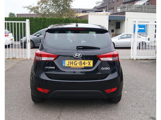 Hyundai IX20 1.6i Go! Navi,Camera,Clima,RIJKLAARPRIJS!!