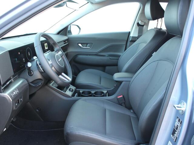 Hyundai Kona Electric Premium 65.4 kWh / Lederen Bekleding / Bose / Stoelverwarming & Ventilatie / Navigatie + Apple Carplay/Android Auto / 360* Camera /