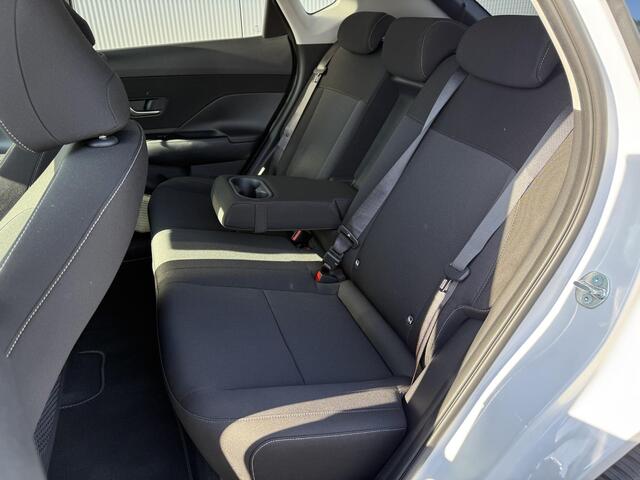 Hyundai Kona Electric Comfort Smart 65.4 kWh / 514 KM WLTP / Dodehoekdetectie / Stoel & Stuurverwarming / Elek. Achterklep / All Seasonbanden / 19 Inch /