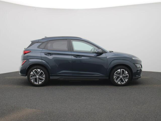 Hyundai Kona EV Fashion 39 kWh | Lichtmetalen velgen | LED | Parkeersensoren | Navi | Camera | Clima