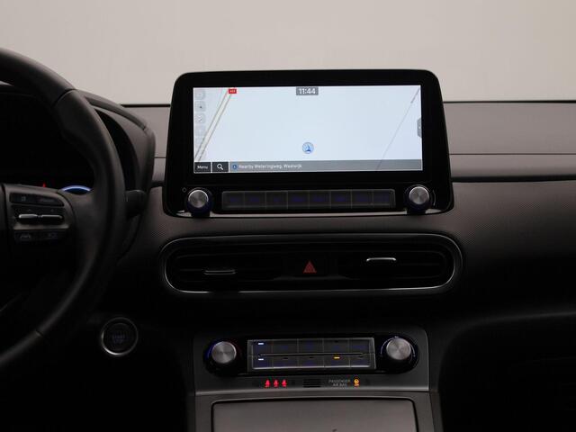 Hyundai Kona EV Fashion 39 kWh | Lichtmetalen velgen | LED | Parkeersensoren | Navi | Camera | Clima