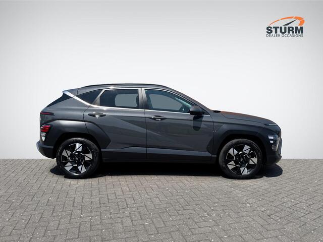 Hyundai Kona 1.6 GDI HEV Comfort Smart | Elek. Achterklep | Stuur- + Stoelverwarming | Full-LED | Adapt. Cruise Control | Keyless Entry | Rijklaarprijs!