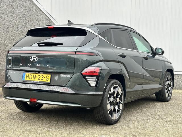 Hyundai Kona Electric Premium Sky 65.4 kWh / Groot Open dak / Leder / Stoelverkoeling / Stoel- & Stuurverwarming / 360 Camera / HUD / PDC Voor + Achter /