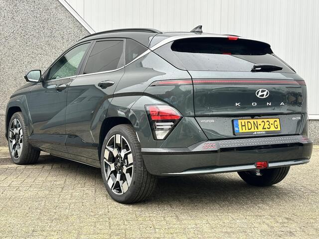 Hyundai Kona Electric Premium Sky 65.4 kWh / Groot Open dak / Leder / Stoelverkoeling / Stoel- & Stuurverwarming / 360 Camera / HUD / PDC Voor + Achter /