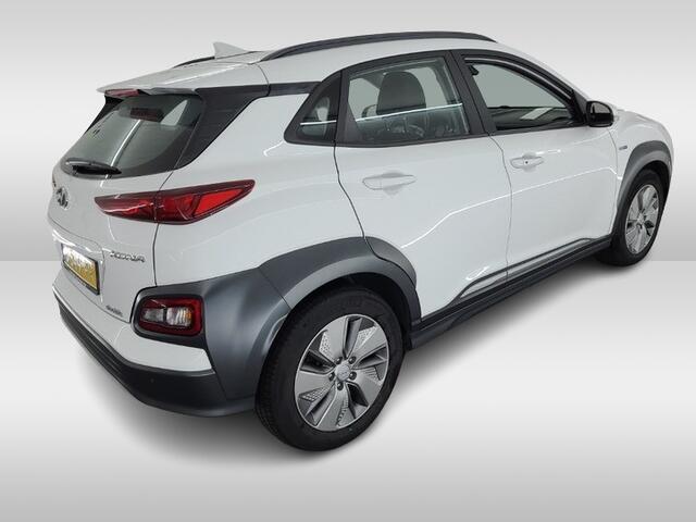 Hyundai Kona EV Comfort 64 kWh (204 PK) 1e-Eig. & Dealer-Onderh. BOVAG-Garantie. NL-Auto.