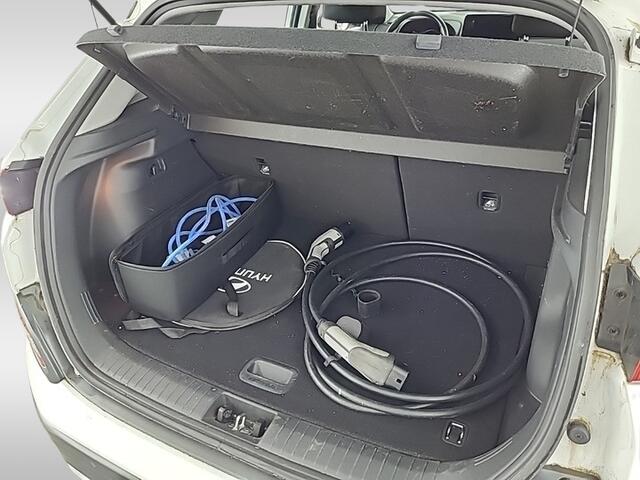 Hyundai Kona EV Comfort 64 kWh (204 PK) 1e-Eig. & Dealer-Onderh. BOVAG-Garantie. NL-Auto.