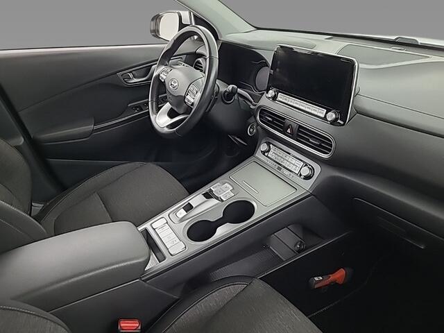 Hyundai Kona EV Comfort 64 kWh (204 PK) 1e-Eig. & Dealer-Onderh. BOVAG-Garantie. NL-Auto.