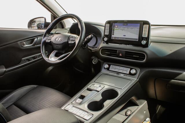 Hyundai Kona EV Premium 64 kWh Schuifdak/ Leer/ Stuur-stoelverwarming/ Carplay/ Camera/ Navigatie/ Full led