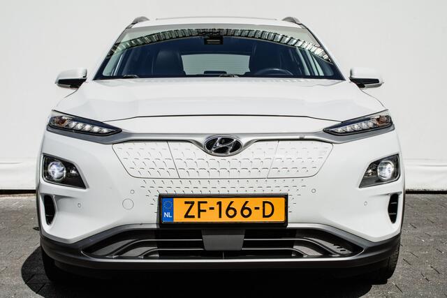 Hyundai Kona EV Premium 64 kWh Schuifdak/ Leer/ Stuur-stoelverwarming/ Carplay/ Camera/ Navigatie/ Full led