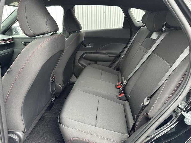 Hyundai Kona Electric N Line Business 64.8 kWh / Direct Beschikbaar / Apple Carplay & Android Auto / Navigatie / Stoelverwarming en Stuurverwarming / Achteruitrijcamera /