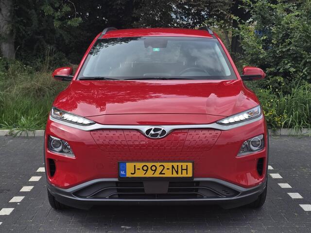 Hyundai Kona EV Comfort 64 kWh | Achteruitrijcamera | Apple Carplay & Android Auto | Climate control |