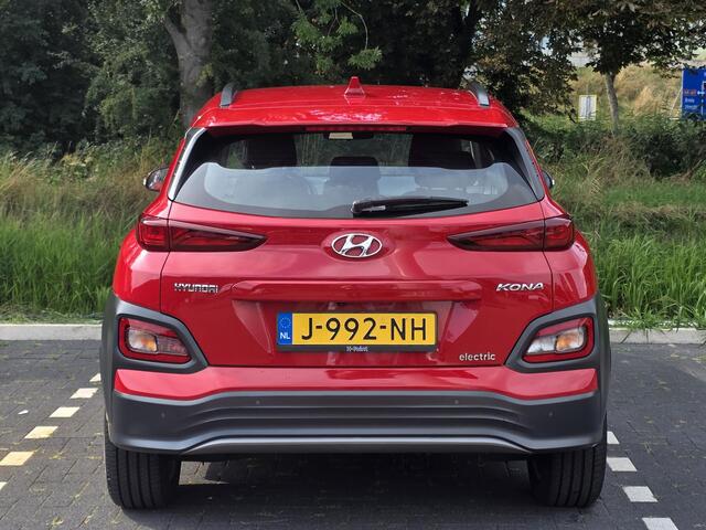 Hyundai Kona EV Comfort 64 kWh | Achteruitrijcamera | Apple Carplay & Android Auto | Climate control |