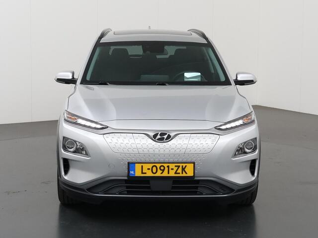 Hyundai Kona EV Fashion 64 kWh | Schuif/Kanteldak | Warmtepomp | Parkeercamera | Krell Audio | Cruise Control Adaptief | Parkeercamera |