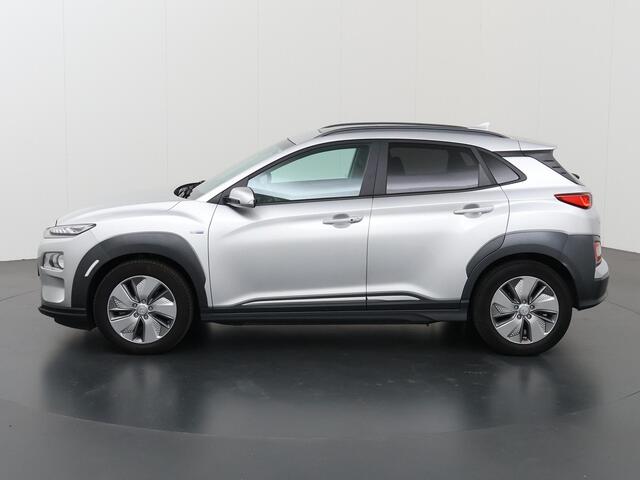 Hyundai Kona EV Fashion 64 kWh | Schuif/Kanteldak | Warmtepomp | Parkeercamera | Krell Audio | Cruise Control Adaptief | Parkeercamera |