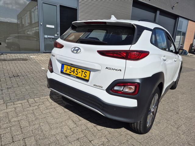 Hyundai Kona EV Comfort 64 kWh 150kw 45.000km EXPORT PRIJS