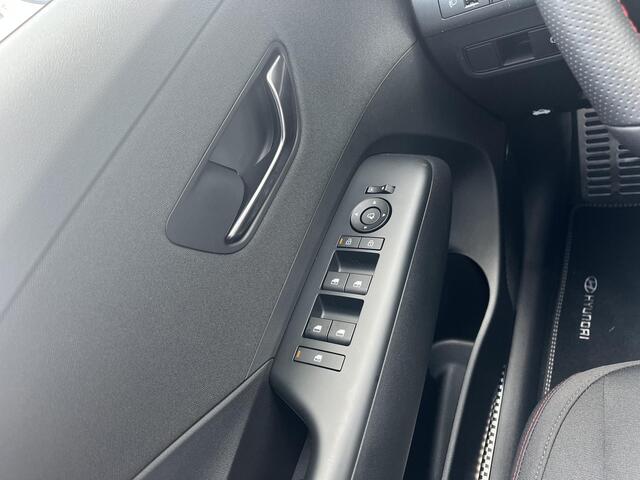 Hyundai Kona Electric N Line Business 64.8 kWh / Apple Carplay/Android Auto / voorstoelen verwarmd / navigatiesysteem full map / N Line exterieur