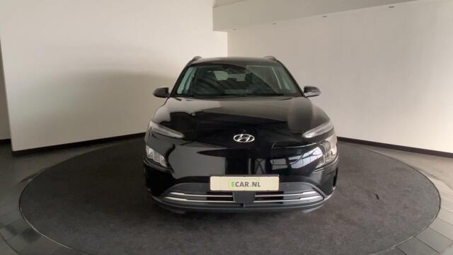 Hyundai Kona Electric Comfort Smart 64.8 kWh | Warmtepomp | Head-up display | Trekhaak | Voorzetels en stuur verwarmbaar