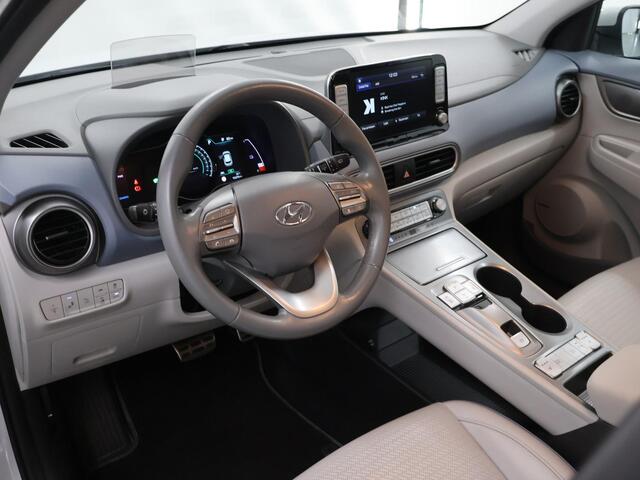 Hyundai Kona EV Fashion 64 kWh | Warmtepomp | Parkeercamera | Krell Audio | Cruise Control Adaptief | Parkeercamera |