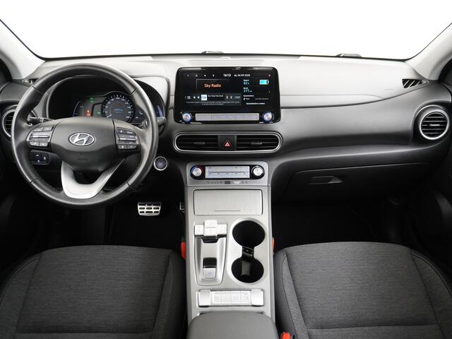 Hyundai Kona EV Comfort 64kWh Warmtepomp Navi Ecc Camera Adaptieve Cruise Control Pdc DAB Apple Carplay Android Auto Led Premium Krell® Audio Keyless Resterende garantie op de hoogspanning accu 4 jaar of tot 160.000km