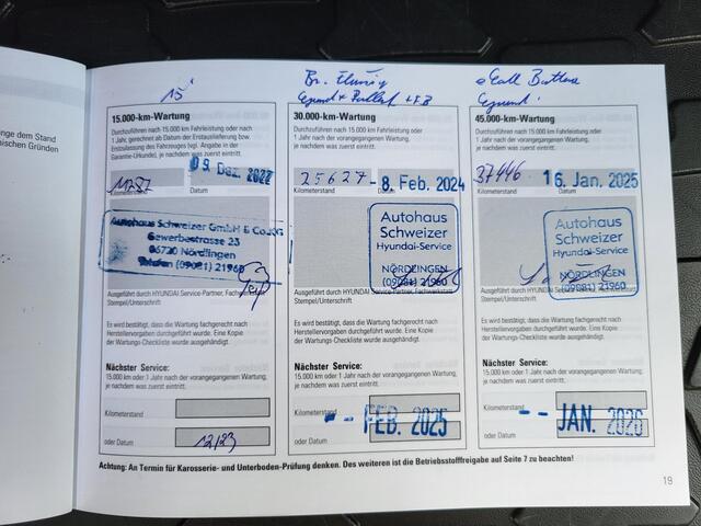 Hyundai Kona EV Business 64 kWh Automaat / Dealer onderhouden / HUD / Navigatie / Stuur- en stoelverwarming /