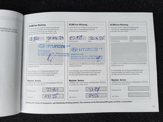 Hyundai Kona EV Comfort Smart 64 kWh / 3 fase laden CCS Snelladen / WLTP bereik 484 km / Dealer onderhouden / All season banden / Apple Carplay / Android Auto / Navigatie / Camera / Kreil audio / DAB / Stuur-, en voorstoelverwarming