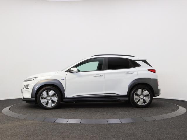 Hyundai Kona EV Comfort 64 kWh | Achteruitrijcamera | Navigatie |