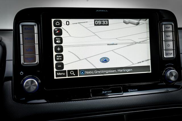 Hyundai Kona EV Premium 64 kWh RIJKLAAR INCL:GARANTIE AUTOMAAT | Two-Tone lak | Leer | Clima | Navigatie | PDC V/A | Stoel / stuur verwarming |