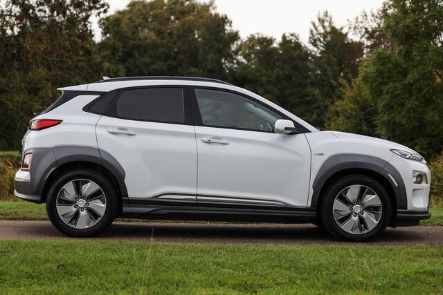 Hyundai Kona EV Premium 64 kWh ? Warmtepomp ? Leder ? Carplay