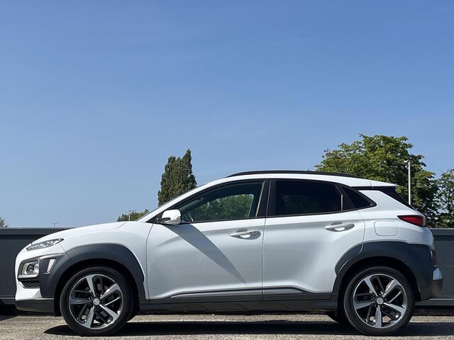 Hyundai Kona 1.6 T-GDI 177PK Premium | 4 wielaandrijving | 18'' Bi-Color LMV | Lederen bekleding | Sterke motor |