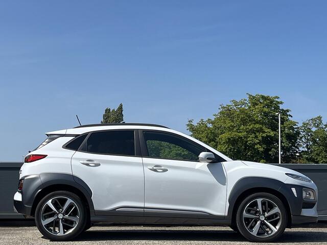 Hyundai Kona 1.6 T-GDI 177PK Premium | 4 wielaandrijving | 18'' Bi-Color LMV | Lederen bekleding | Sterke motor |