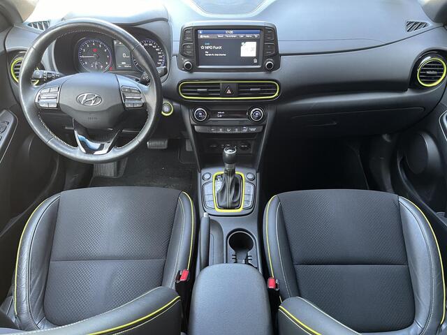 Hyundai Kona 1.6 T-GDI 177PK Premium | 4 wielaandrijving | 18'' Bi-Color LMV | Lederen bekleding | Sterke motor |