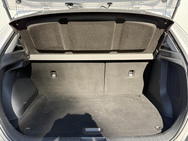 Hyundai Kona EV Premium 64 kWh / 3 fase / 1e eig / Dealer onderhouden / Lederen bekleding / Fietsdrager montagebeugel /