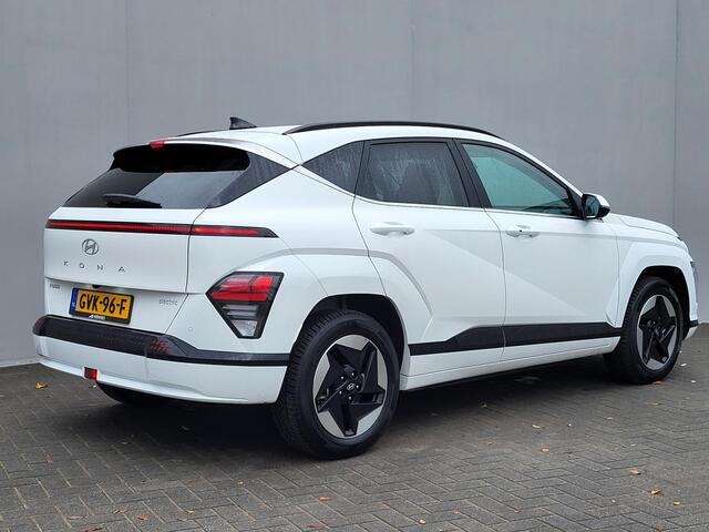 Hyundai Kona Electric Comfort Smart 65.4 kWh / 100% SOH / Allseason banden / Navigatie / Camera / Android Auto / Apple Carplay / Stuur- en stoelverwarming /