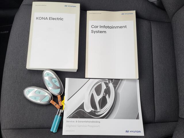 Hyundai Kona Electric Comfort Smart 65.4 kWh / 100% SOH / Allseason banden / Navigatie / Camera / Android Auto / Apple Carplay / Stuur- en stoelverwarming /