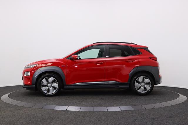 Hyundai Kona EV Fashion 64 kWh | 3Fase | Navigatie | Stoelverwarming |