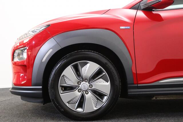 Hyundai Kona EV Fashion 64 kWh | 3Fase | Navigatie | Stoelverwarming |