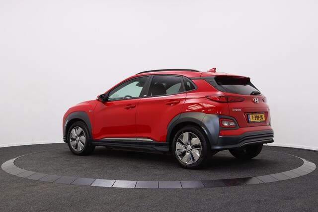Hyundai Kona EV Fashion 64 kWh | 3Fase | Navigatie | Stoelverwarming |